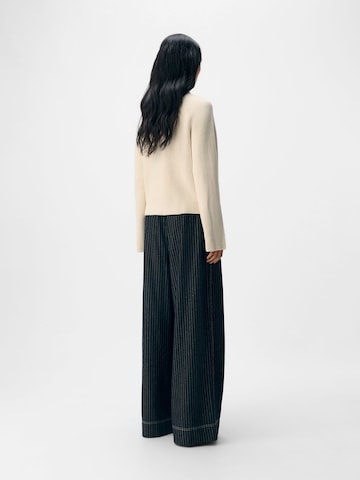 Pull-over OBJECT en blanc