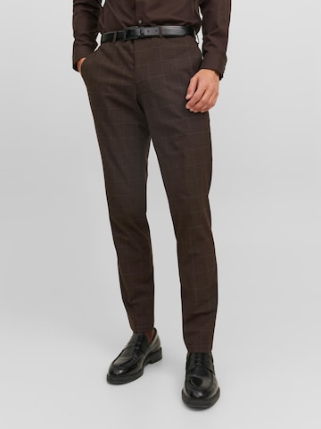 Coupe slim Pantalon à plis 'Solaris' JACK & JONES en marron : devant