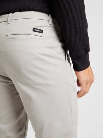 Calvin Klein Slimfit Chino hlače | siva barva
