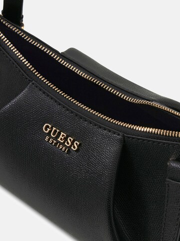 GUESS Schultertasche 'Amorette' in Schwarz