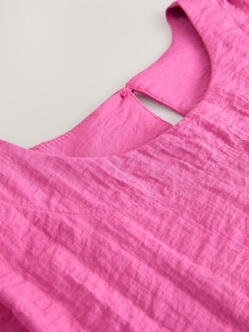 Tricou de la Next pe roz