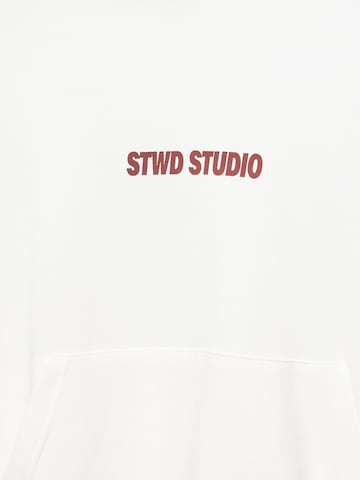 Pull&Bear Sweatshirt 'STWD' i hvid