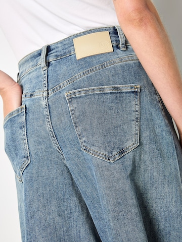 Apricot Loose fit Jeans in Blue