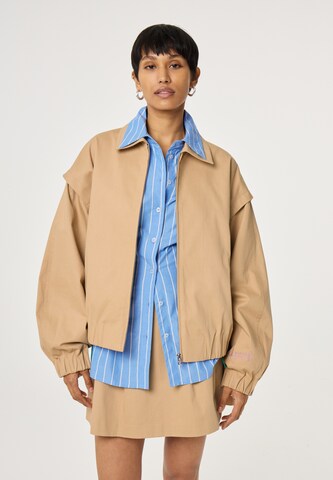 Veste mi-saison Fabienne Chapot en beige : devant