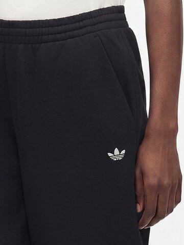 ADIDAS ORIGINALS Tapered Hose 'Essentials' in Schwarz