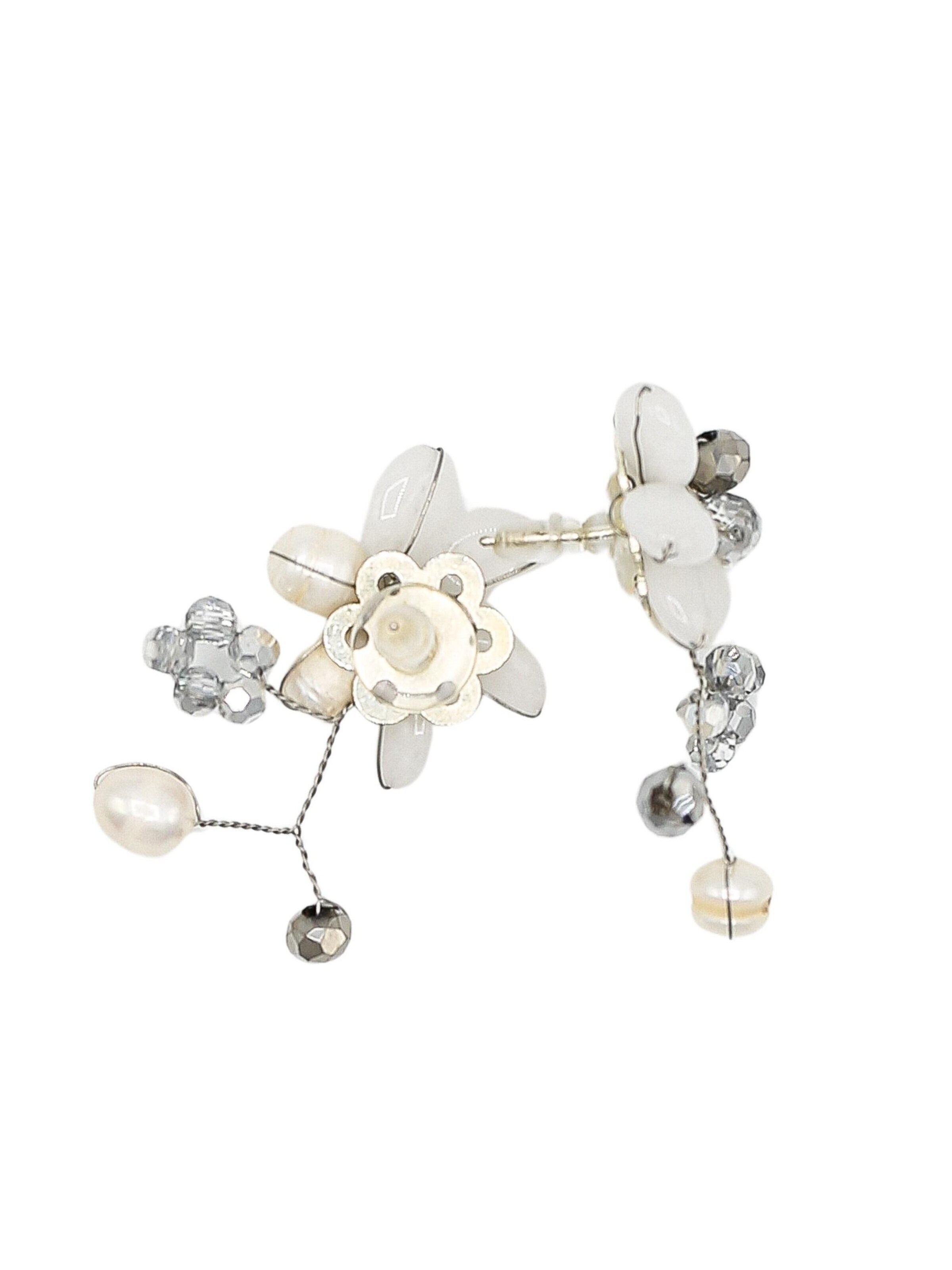 COLLEZIONE ALESSANDRO Earrings 'Blume' in White