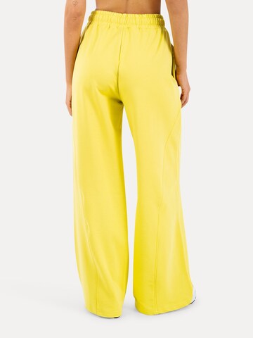 Smilodox Loosefit Broek in Geel