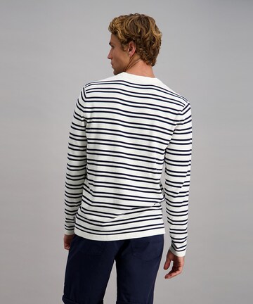 Pioneer Authentic Jeans Sweater in White