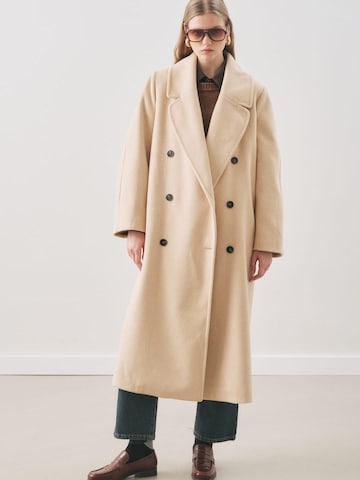 MANUKA Winter Jacket in Beige: front