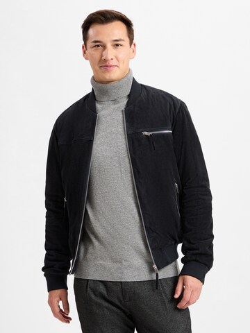 Finshley & Harding Between-Season Jacket in Blue: front