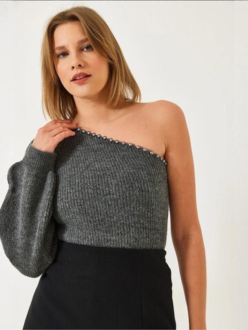 Pullover di Bianco Lucci in grigio: frontale