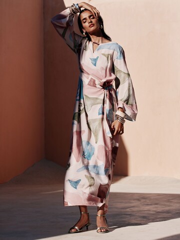 Rochie de la Next pe roz