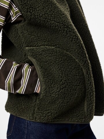 Gilet 'PCSADIA' PIECES en vert