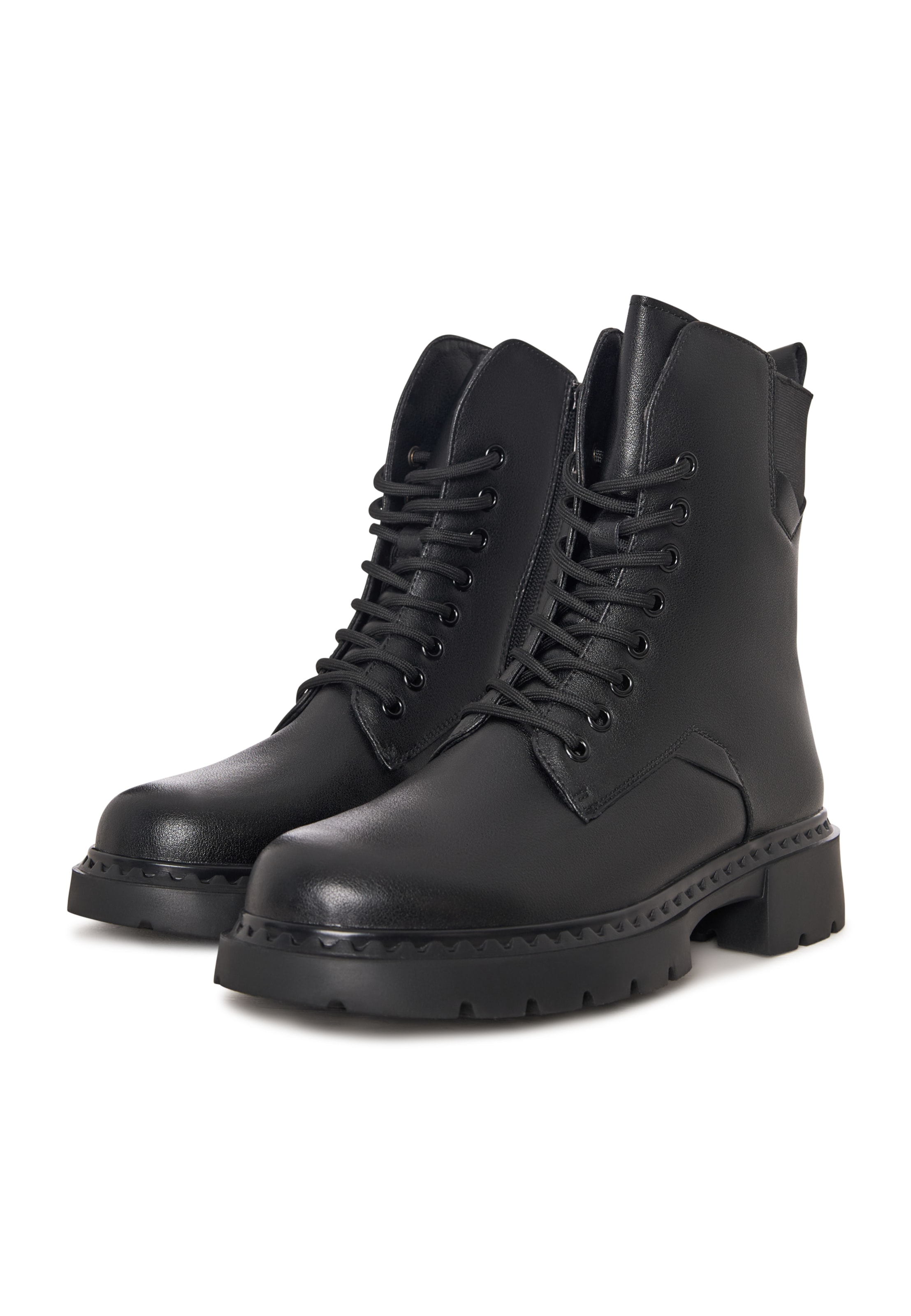 CESARE GASPARI Lace-up bootie in Black