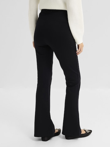 bonprix Levenevä Leggingsit värissä musta