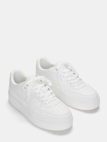 Baskets basses Pull&Bear en blanc