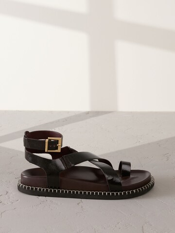 Next Sandale in Braun