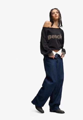 Sweat-shirt 'Bench x Superdry & Co' BENCH en gris