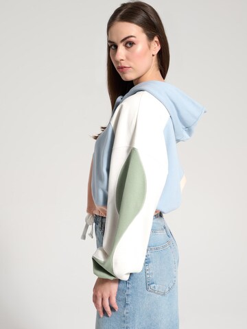 Sweat-shirt 'Sonia' NOWIHT en bleu