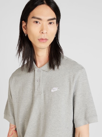 Nike Sportswear T-shirt 'CLUB' i grå