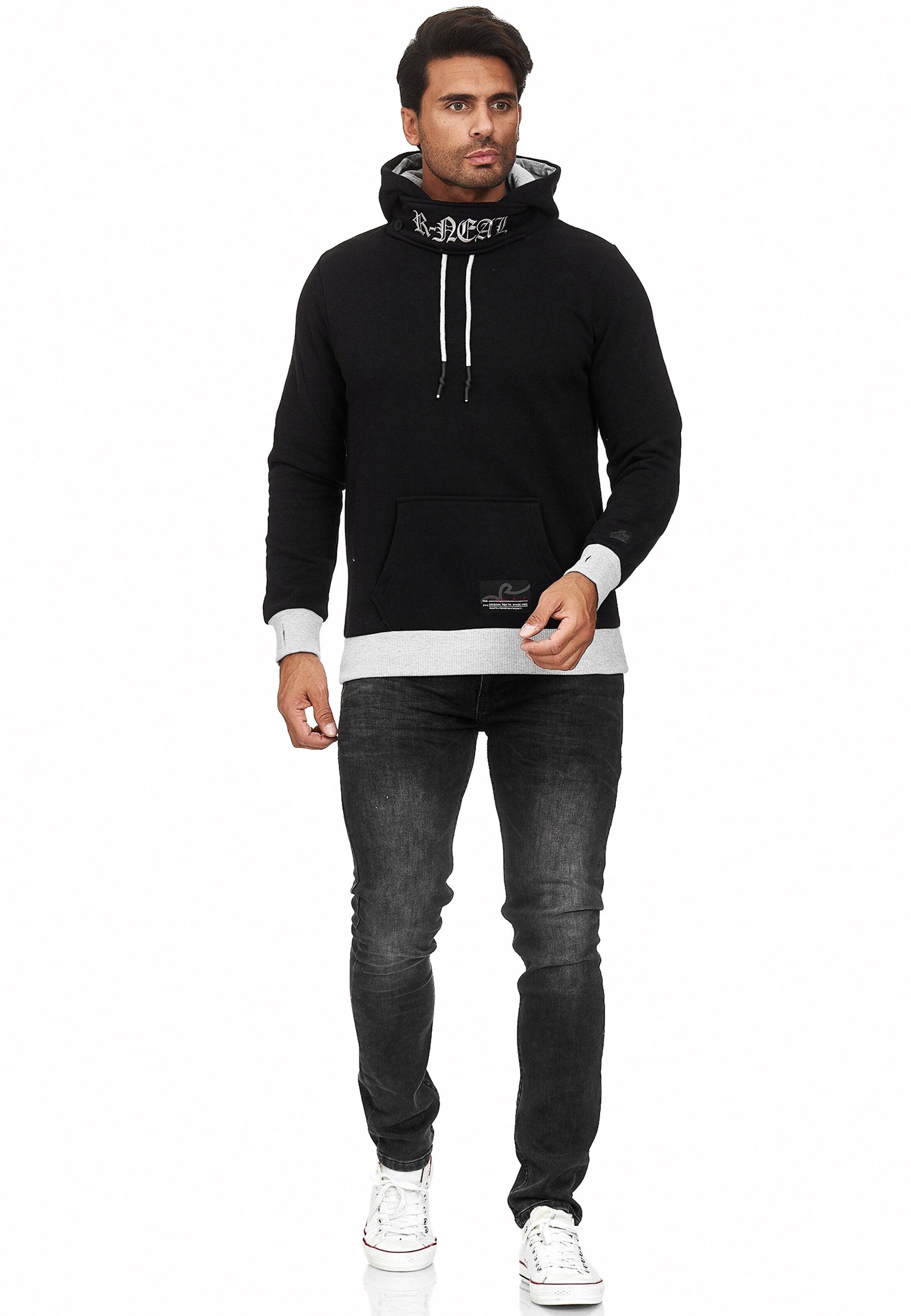 Rusty Neal Pullover in Schwarz