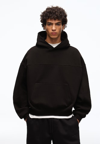 Bershka Trenirka za tek | črna barva