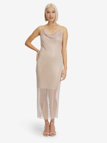 Vera Mont Evening Dress in Pink: front