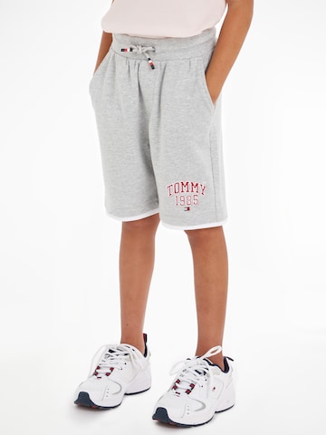 TOMMY HILFIGER - regular Pantalón en gris: frente