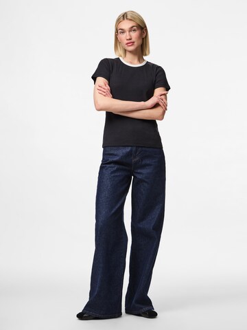 Maglietta 'PCMay' di PIECES in nero