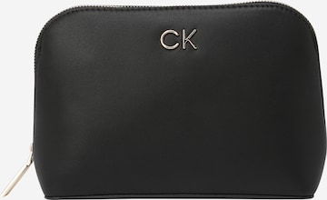 Calvin Klein - Bolsa de maquillaje en negro: frente