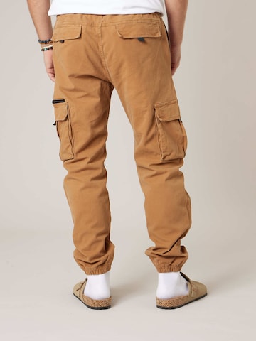 Effilé Pantalon cargo 'Monroe' Deeluxe en beige