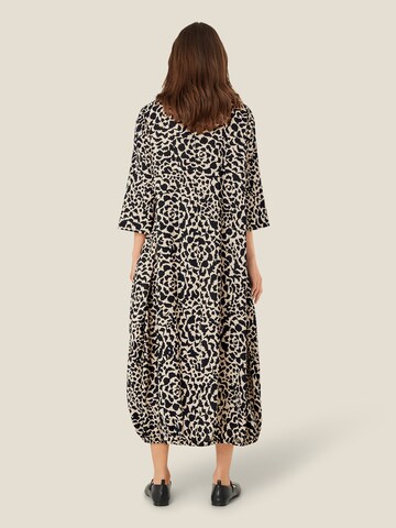 Robe oversize 'Nahol' Masai en beige