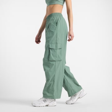 new balance Tapered Cargobroek in Groen
