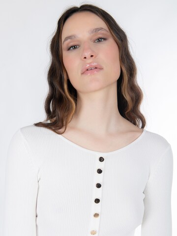 Influencer Pulóver - fehér