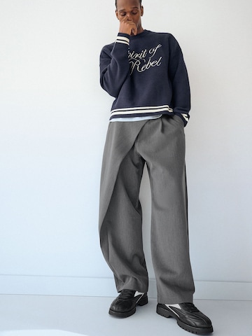 Bershka Vrečasti Hlače | siva barva