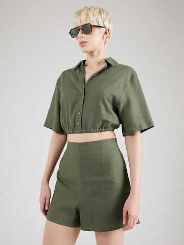 ABOUT YOU Blouse in Green: front