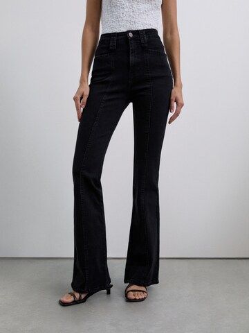 Scalpers Flared Jeans in Black