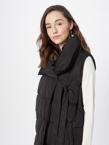 Misspap Vest in Black