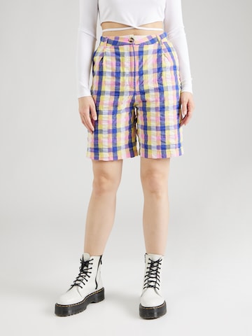 Monki Regular Pleat-Front Pants in Yellow: front