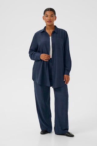 KAFFE CURVE Bluse i blå