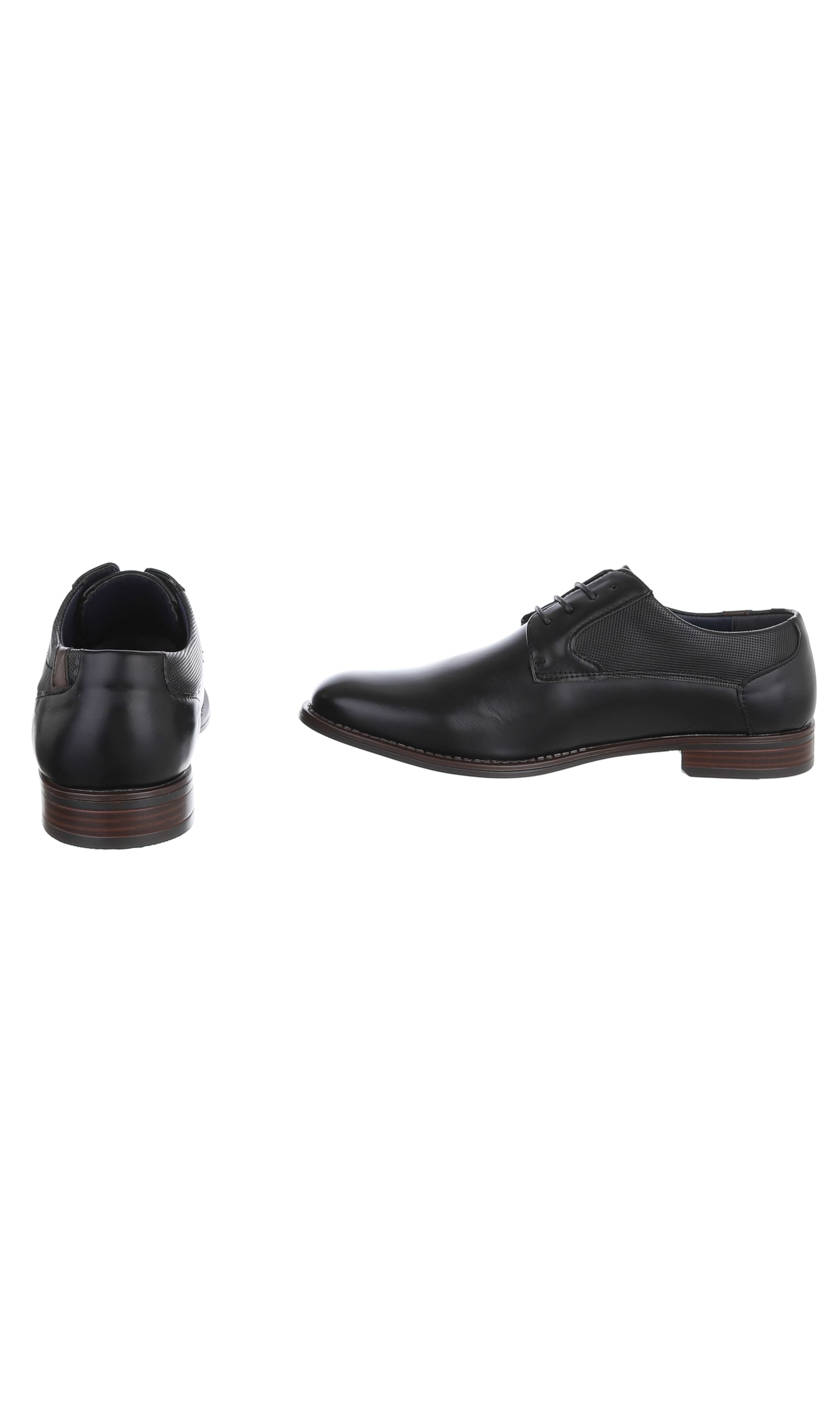 CoolWalk Lace-Up Shoes in Black