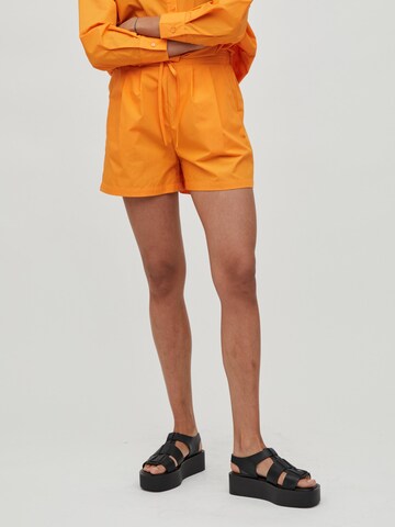 VILA Regular Shorts 'Polini' in Orange: predná strana