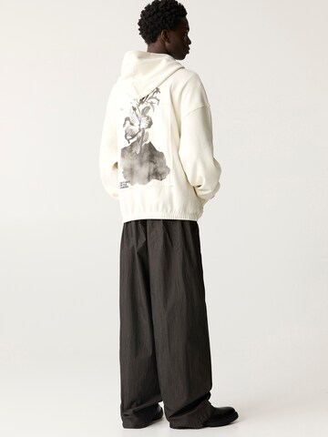 Sweat-shirt Pull&Bear en blanc