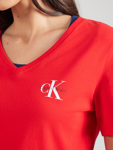 Tricou de la Calvin Klein Jeans pe roșu