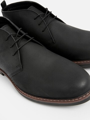 juoda Next „Chukka“ batai
