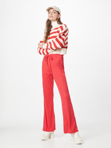 Bootcut Pantalon NLY by Nelly en rouge