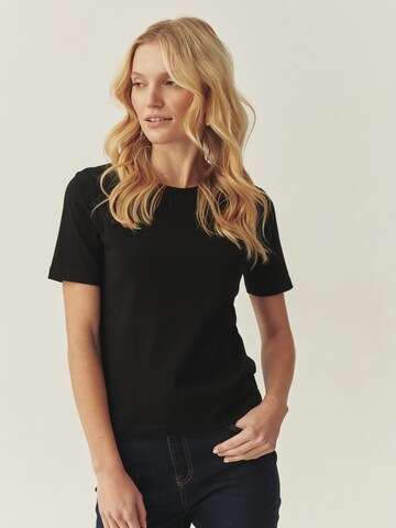 TATUUM Футболка в Черный: спереди