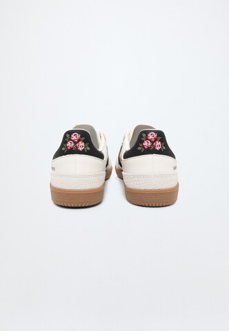 SKECHERS - Sapatilhas baixas 'HOTSHOT' em branco
