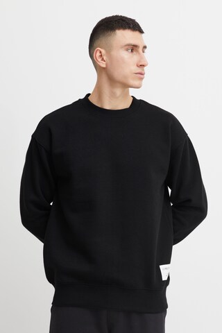 11 Project Sweatshirt in Black: front