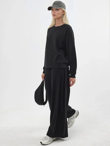 Busem - Sweatshirt em preto